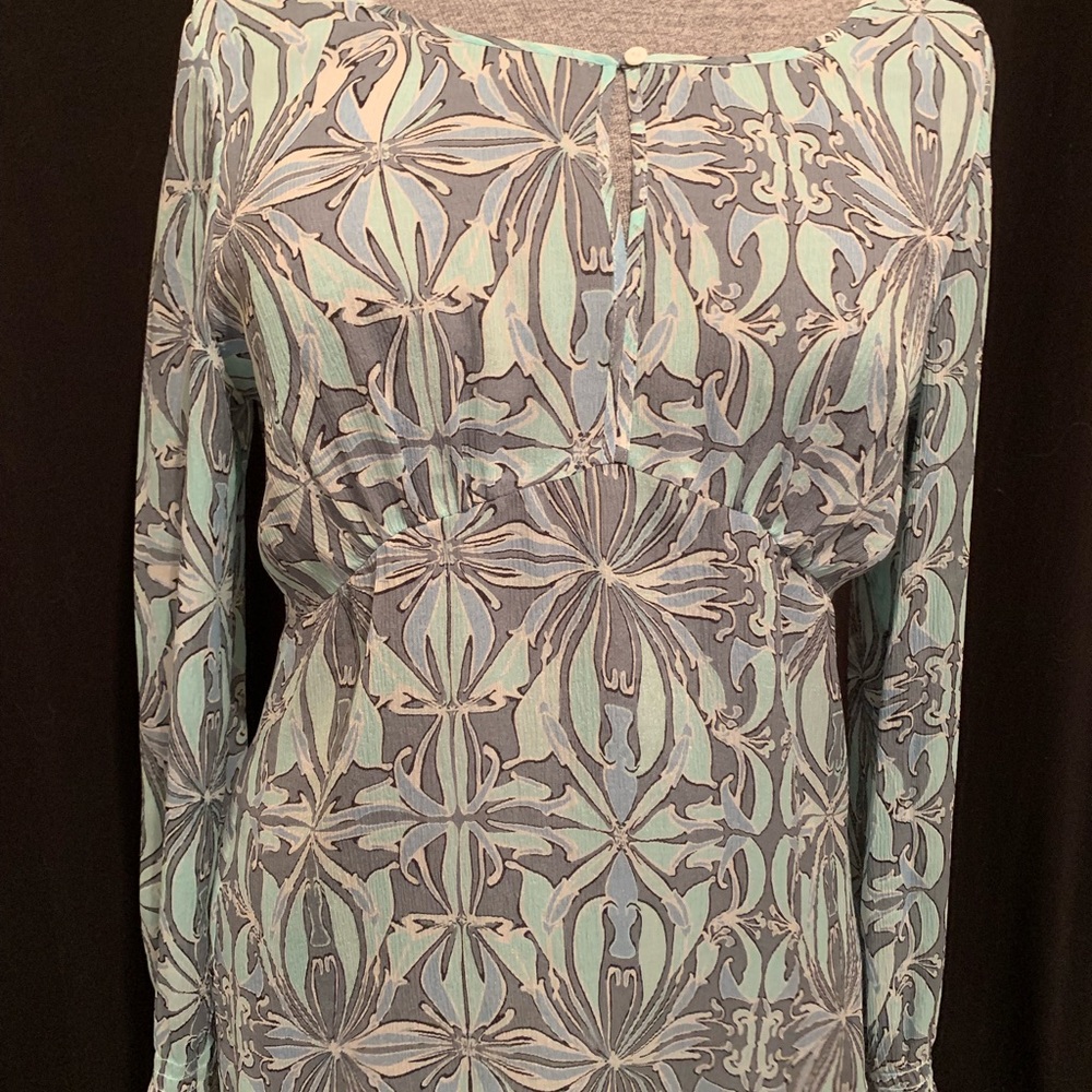 Kenneth Cole pullover woman’s blouse. 12.
